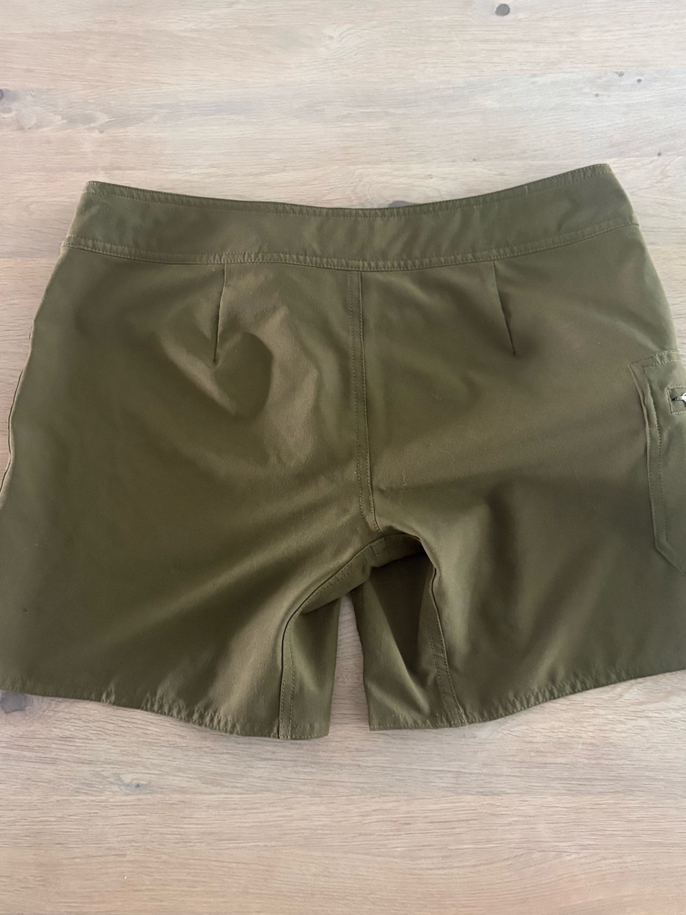 Patagonia Olive Green Women’s Board Shorts - Picture 2 of 4